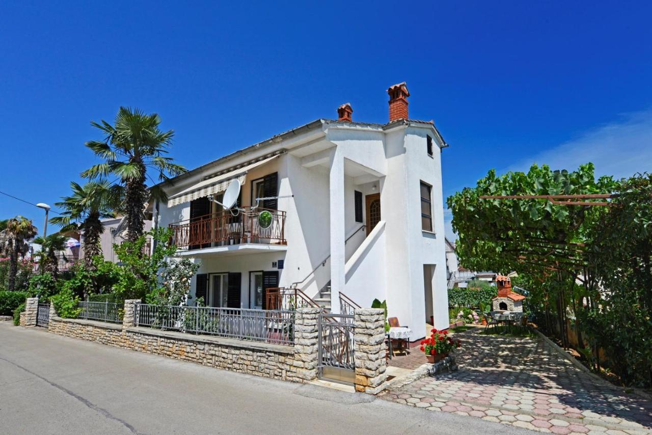 Apartment Complex Nevia بوريتش المظهر الخارجي الصورة