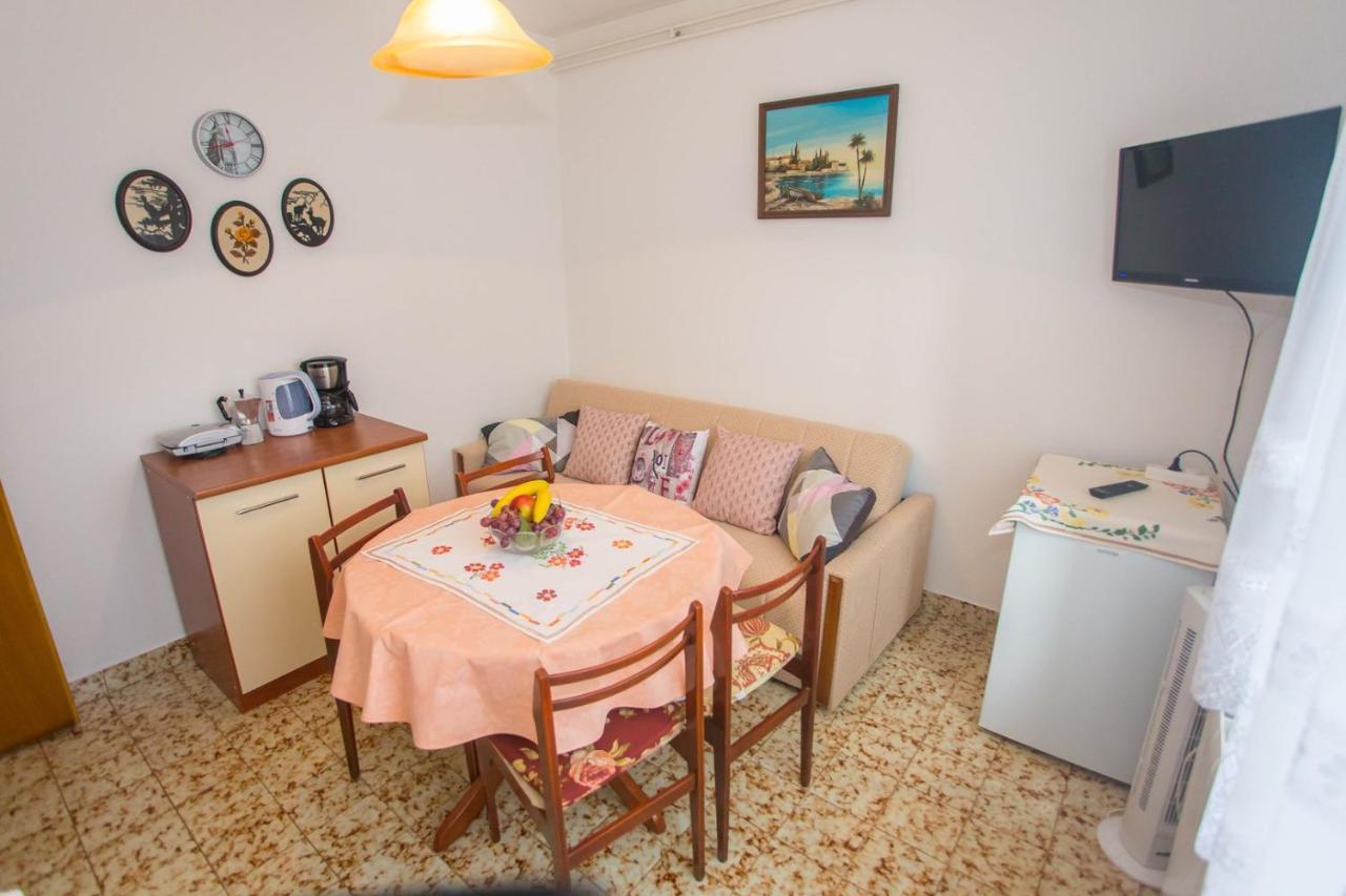 Apartment Complex Nevia بوريتش المظهر الخارجي الصورة