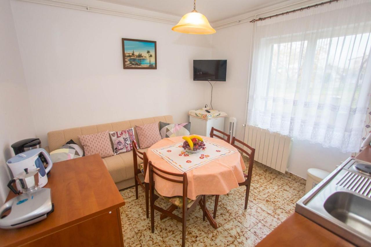 Apartment Complex Nevia بوريتش المظهر الخارجي الصورة