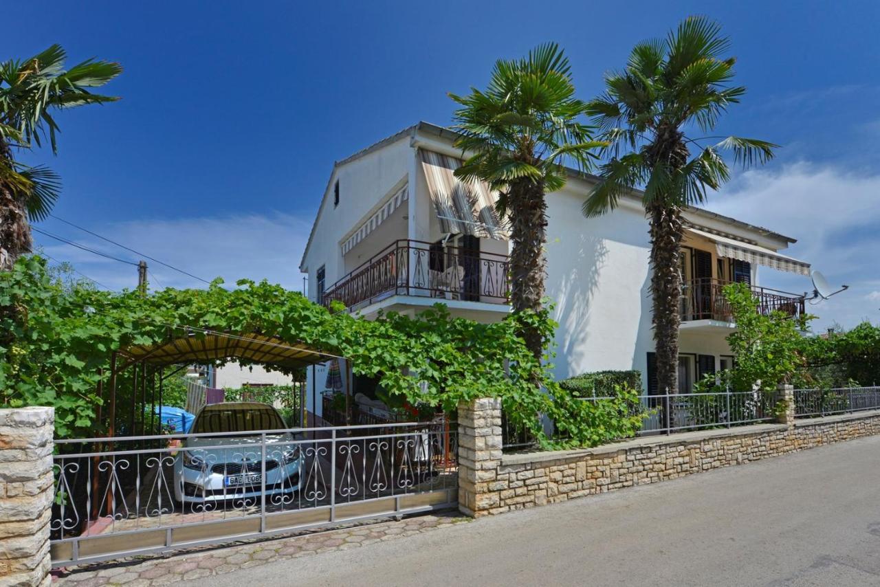 Apartment Complex Nevia بوريتش المظهر الخارجي الصورة