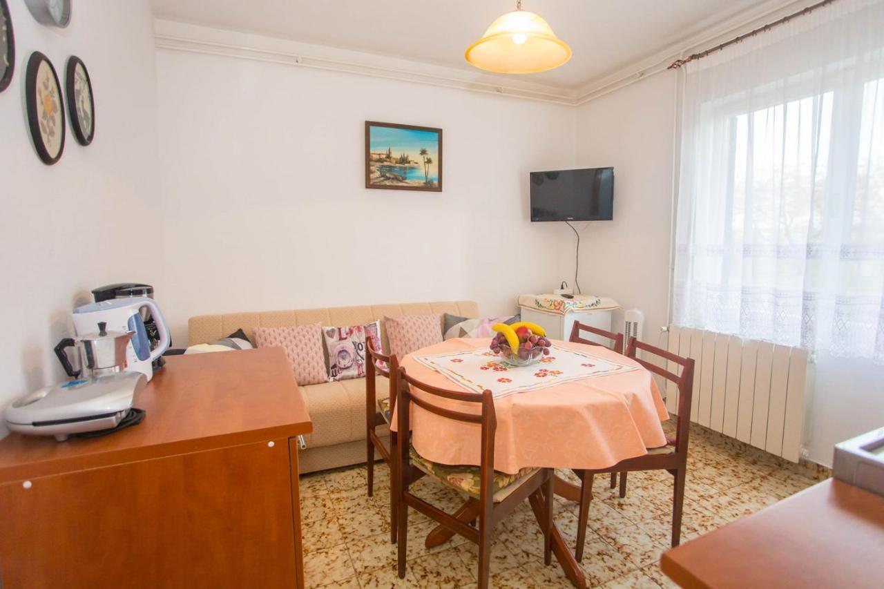 Apartment Complex Nevia بوريتش المظهر الخارجي الصورة