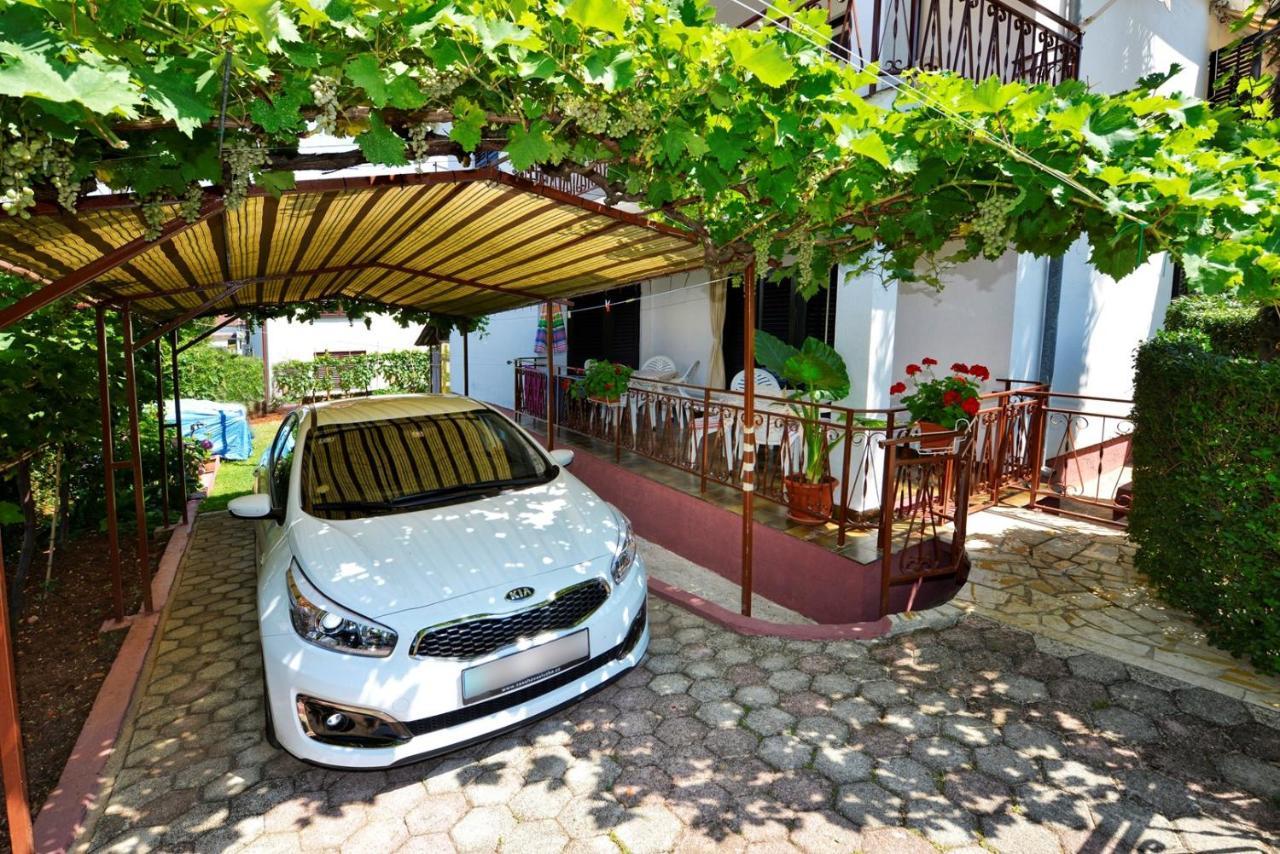 Apartment Complex Nevia بوريتش المظهر الخارجي الصورة